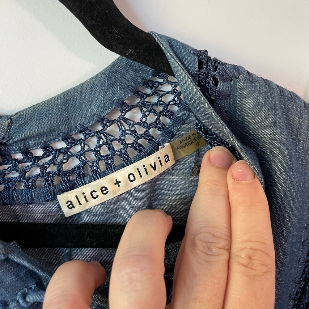 alice +‎ olivia Tona Crocheted Patchwork Chambray… - image 5